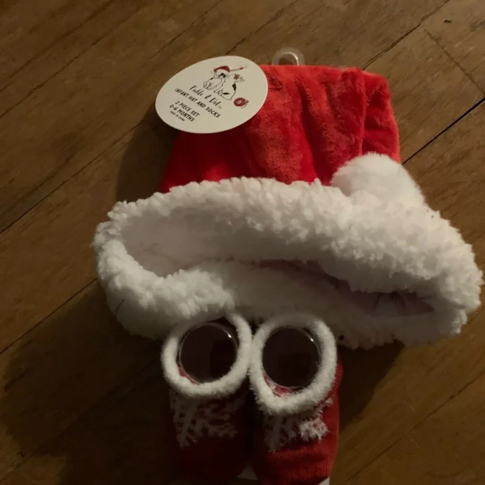 Pickle & Dot infant santa hat and booties